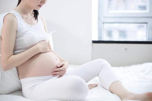 Riziko preeklampsie a časné těhotenství Hladiny homocysteinu: Ochranná role 6S-5-methyltetrahydrofolátu
